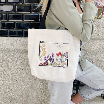 TASCHE MIT STICKMUSTER